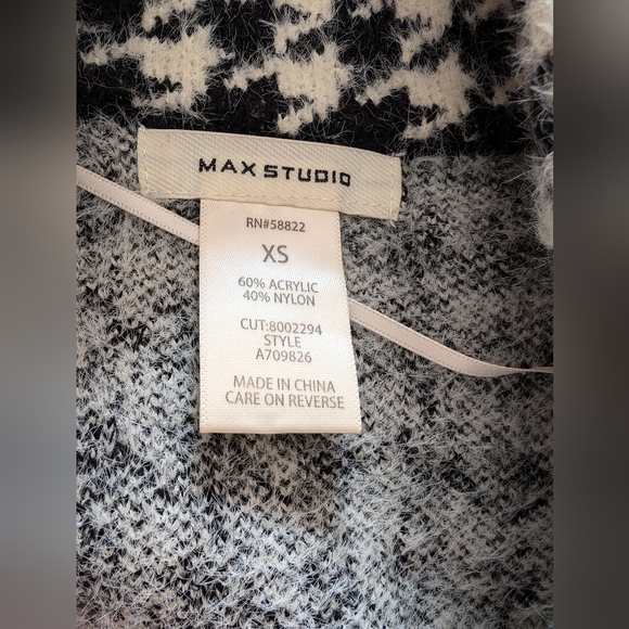 Max Studio Women's Houndstooth Jacquard Sweater Coat - Picture 3 of 8